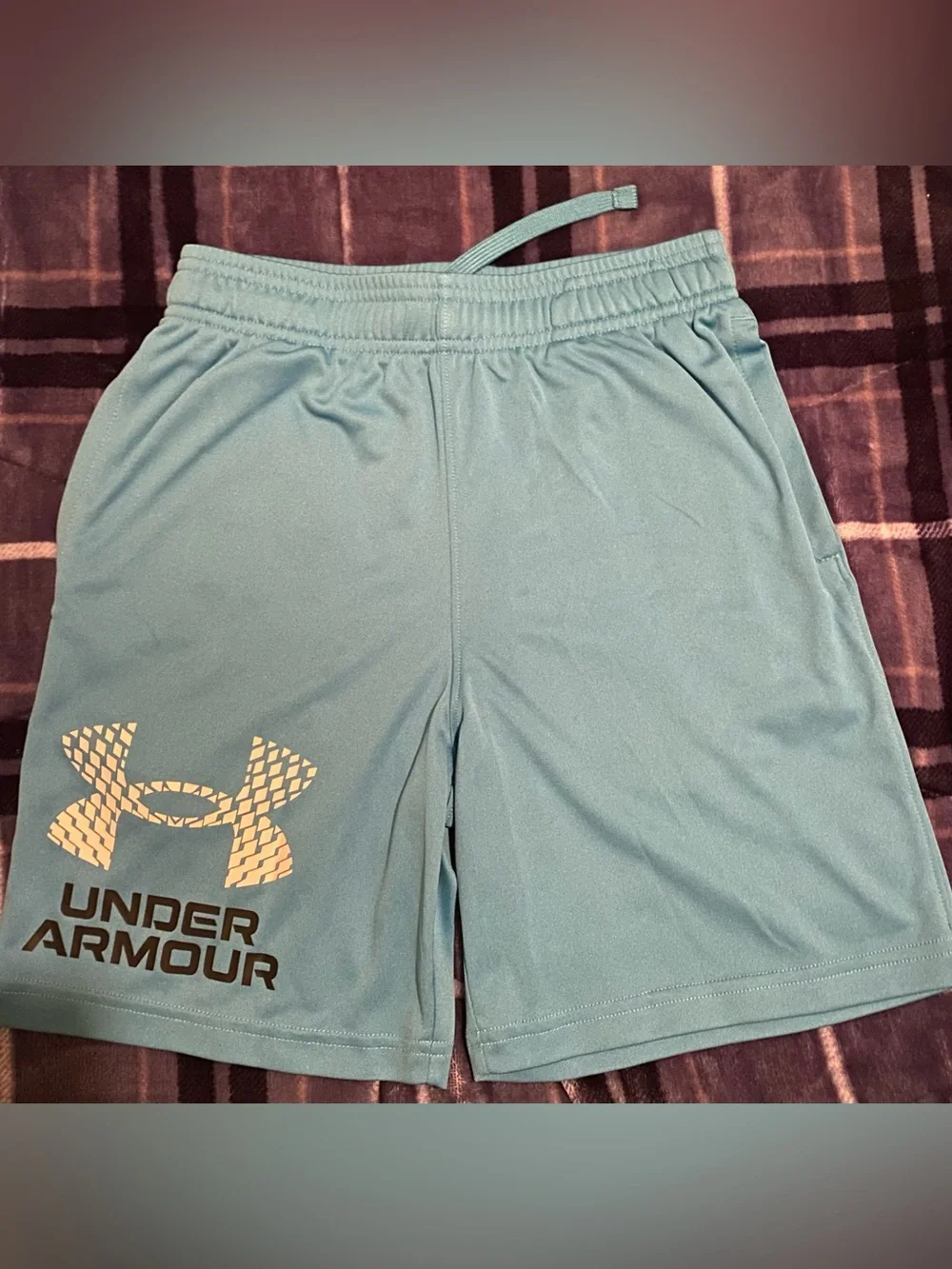 Under armour lot of 5 youth boys outfits